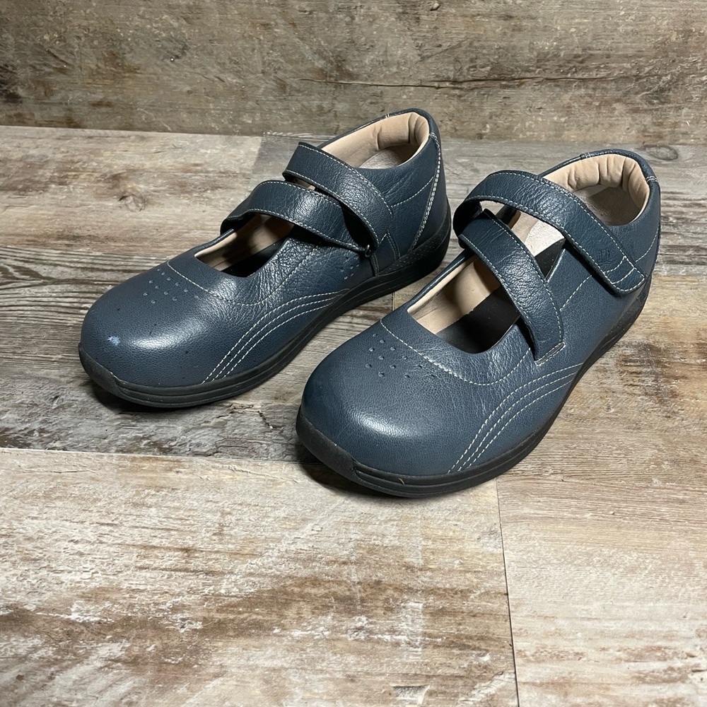 Drew Orchid Z Strap Leather Comfort Mary Jane Style Flats Women's Size  7